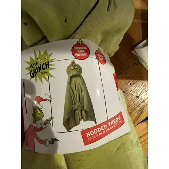 Lot Of 3 Brand New The Grinch Hooded Throws 30x50 Dr. Seuss Hand Pockets Soft - Picture 2 of 6